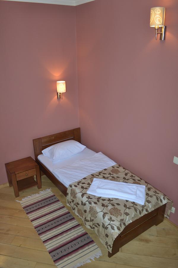 Zolota Forel Hotel Korostov Oda fotoğraf